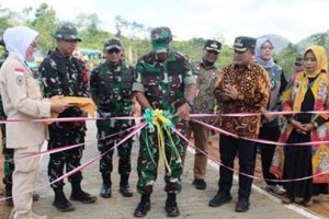 Penutupan TMMD ke-125 di Desa Sindangjawa. 